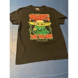 Star Wars Mandalorian Christmas‎ Tee Unisex. Cotton. Size L